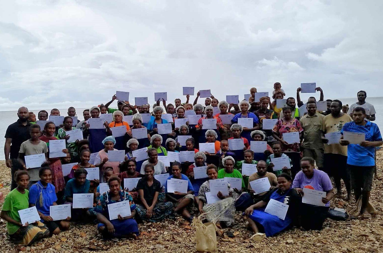 Photo 1 - All the participants with their certificates